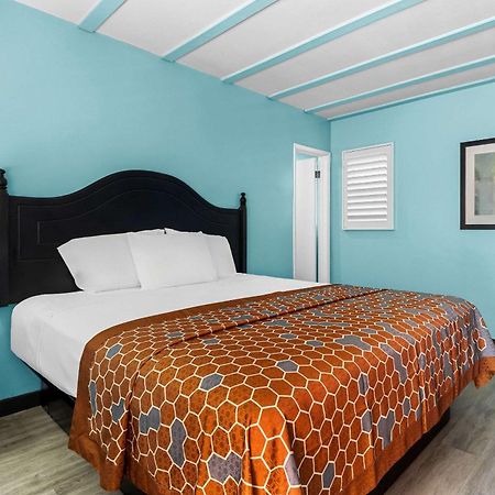 Rodeway Inn & Suites North Hollywood Burbank Airport - Universal Area Los Angeles Ngoại thất bức ảnh