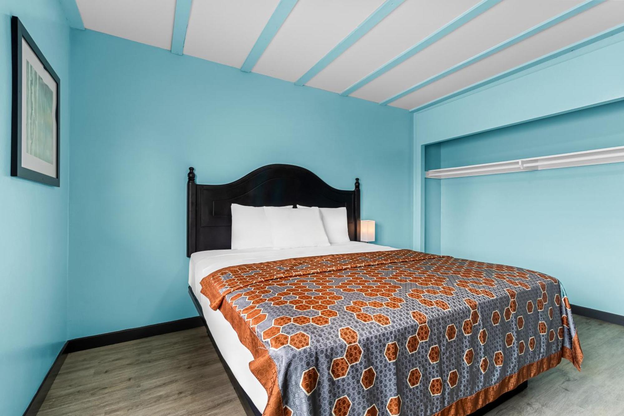 Rodeway Inn & Suites North Hollywood Burbank Airport - Universal Area Los Angeles Ngoại thất bức ảnh