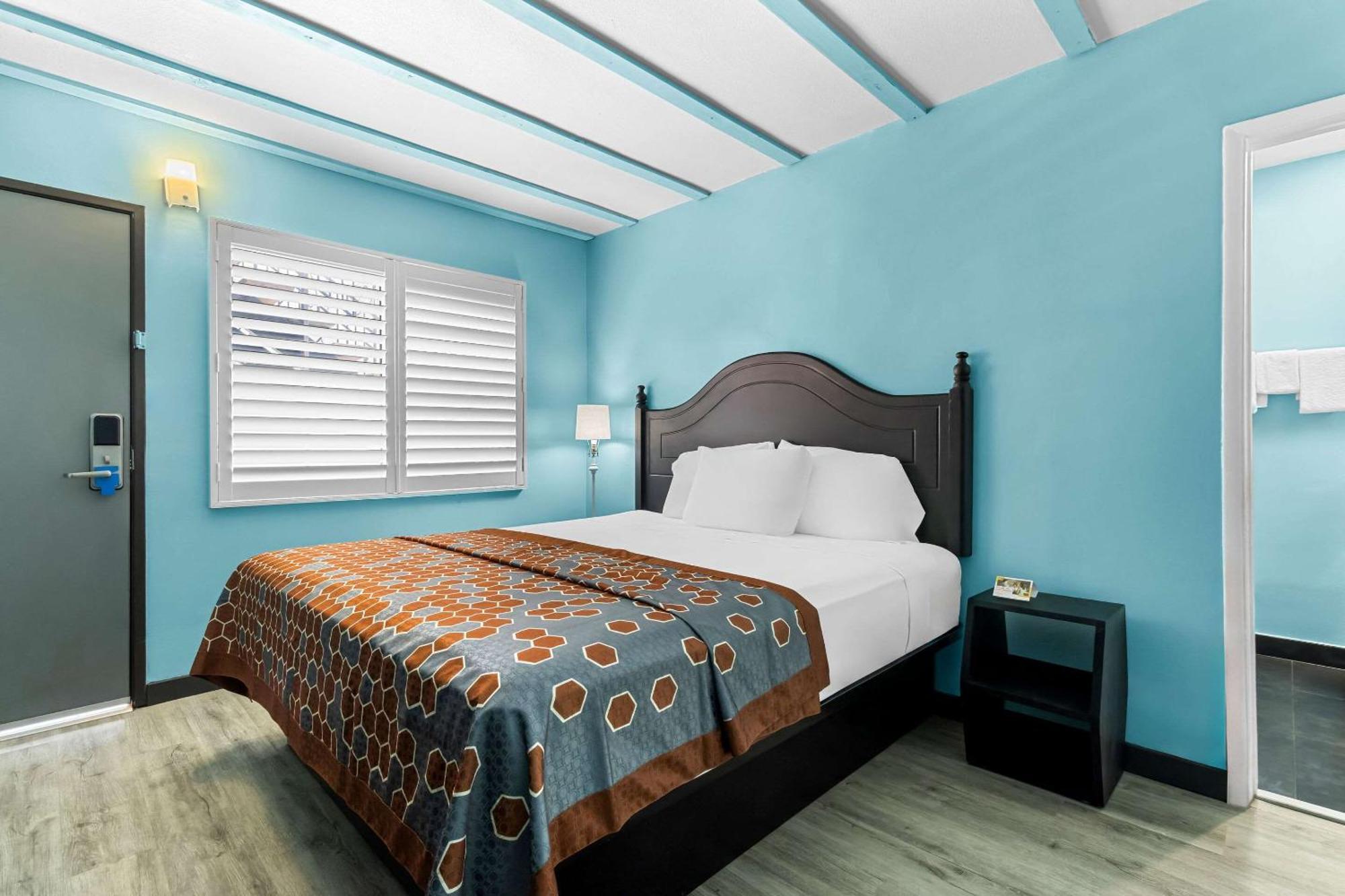 Rodeway Inn & Suites North Hollywood Burbank Airport - Universal Area Los Angeles Ngoại thất bức ảnh