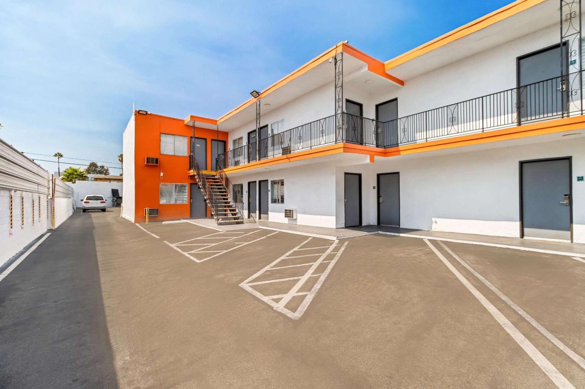 Rodeway Inn & Suites North Hollywood Burbank Airport - Universal Area Los Angeles Ngoại thất bức ảnh